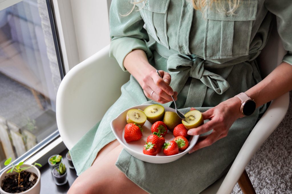 DietistePelt, gezonde gewoontes aanleren, gewoontes ontwikkelen die bij jou passen, fruit is gezond, dagelijks fruit eten, sportdiëtiste, persoonlijke begeleiding en groepscoaching, online coaching